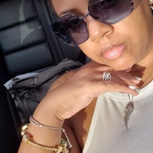 Meet your Posher, Just1Cheryl (Cheryl Bentley)